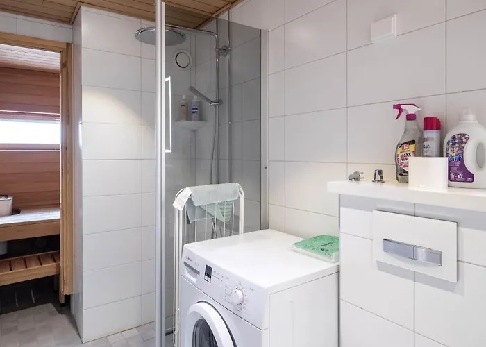 With Sauna In Ratina Next To Koskikeskus טמפרה